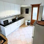 דירה Adelaide's House