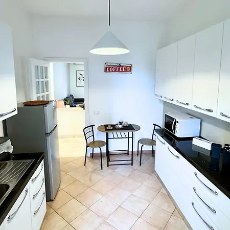 Adelaide's House רומא